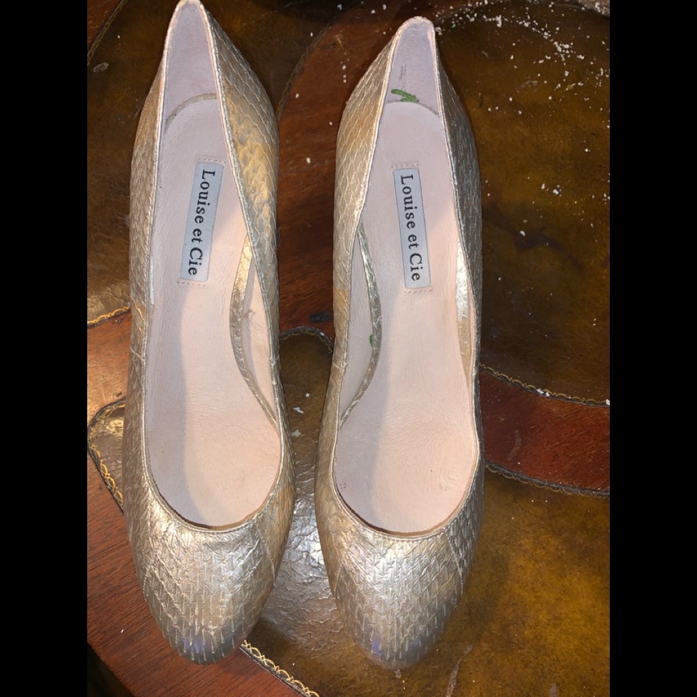 Louise er Cie silver and gold tone pump size 8.5